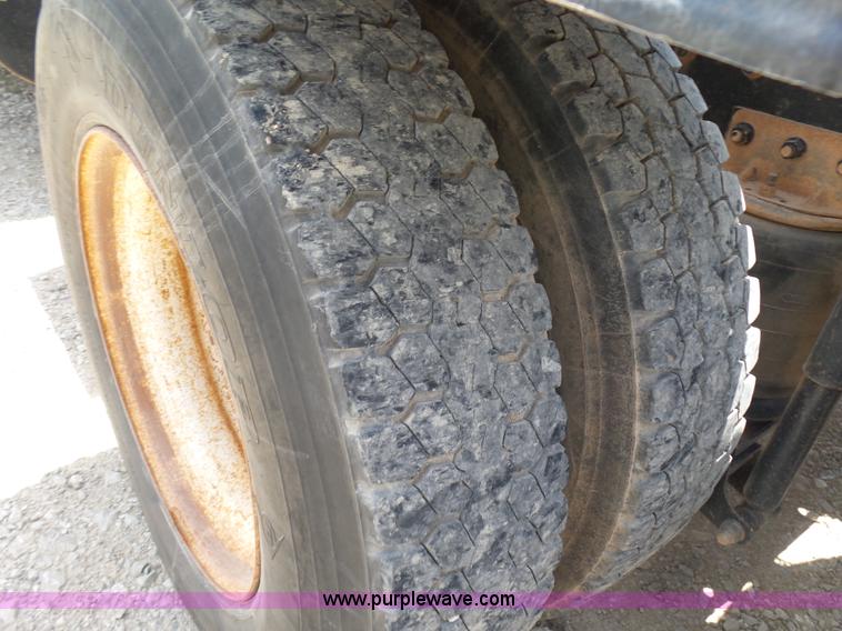 image for item K3167 2007 Mack CV713 Granite semi truck