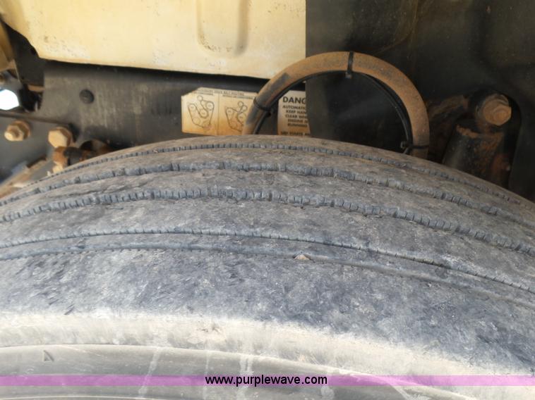 image for item K3167 2007 Mack CV713 Granite semi truck