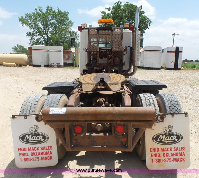 image for item K3169 1998 Mack CH613 semi truck