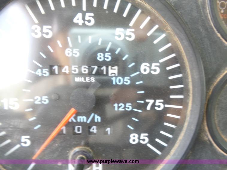 image for item K3169 1998 Mack CH613 semi truck