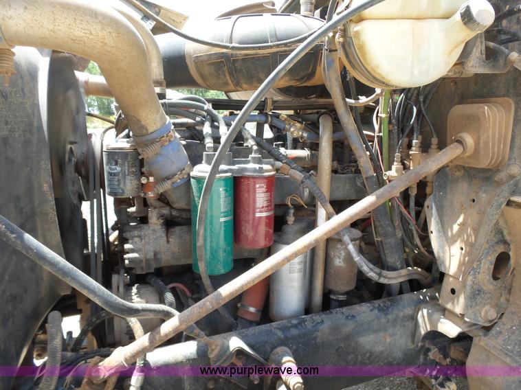 image for item K3169 1998 Mack CH613 semi truck