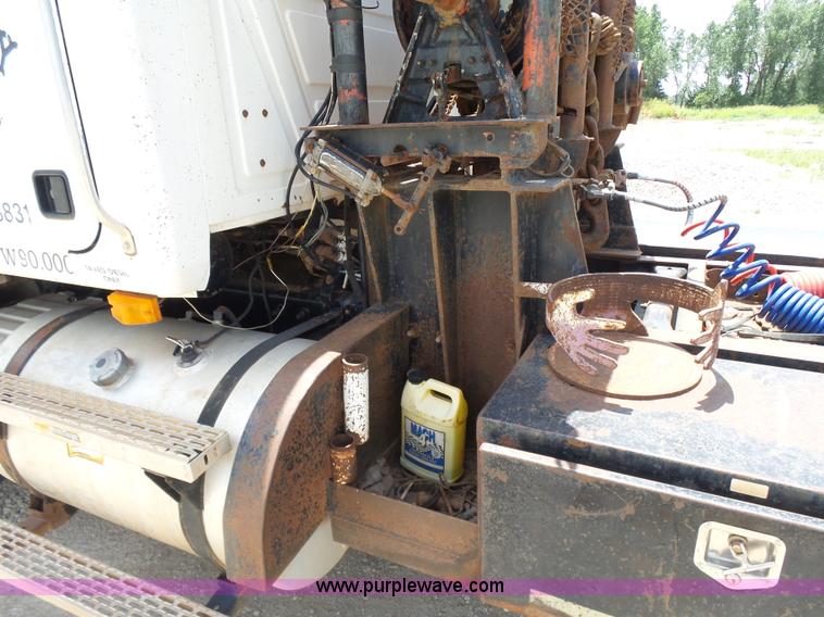 image for item K3169 1998 Mack CH613 semi truck