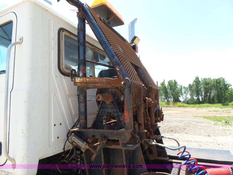 image for item K3169 1998 Mack CH613 semi truck