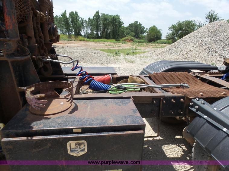 image for item K3169 1998 Mack CH613 semi truck