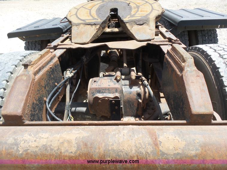 image for item K3169 1998 Mack CH613 semi truck