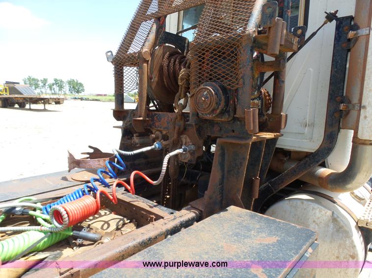 image for item K3169 1998 Mack CH613 semi truck