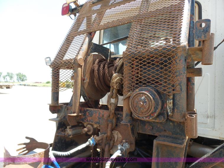 image for item K3169 1998 Mack CH613 semi truck