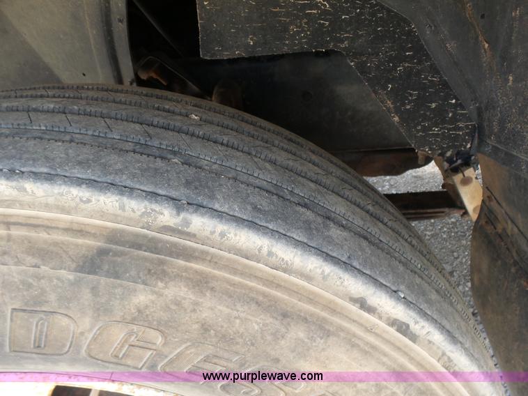 image for item K3169 1998 Mack CH613 semi truck