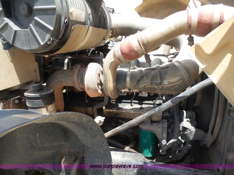 image for item K3170 2005 Mack CV713 semi truck