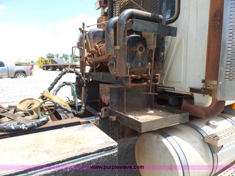 image for item K3170 2005 Mack CV713 semi truck