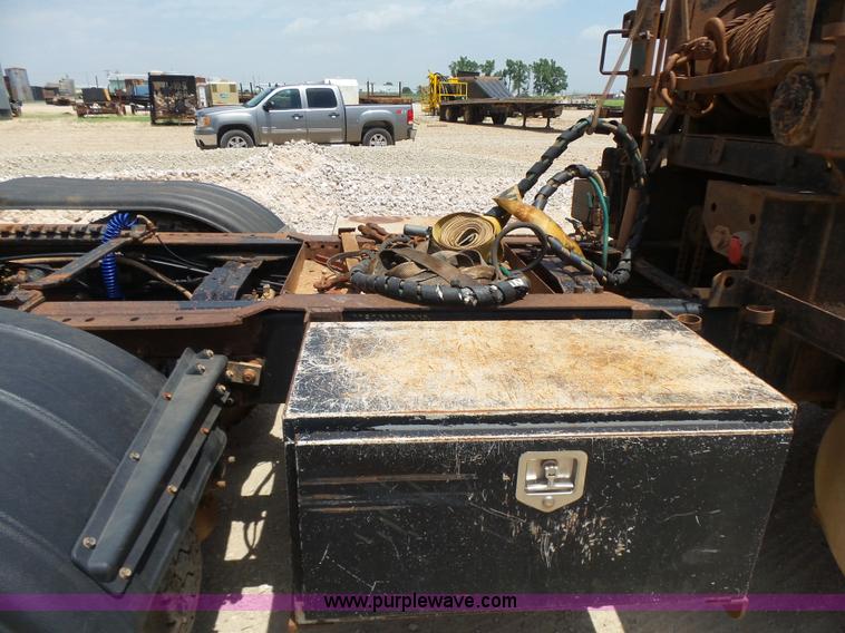 image for item K3170 2005 Mack CV713 semi truck