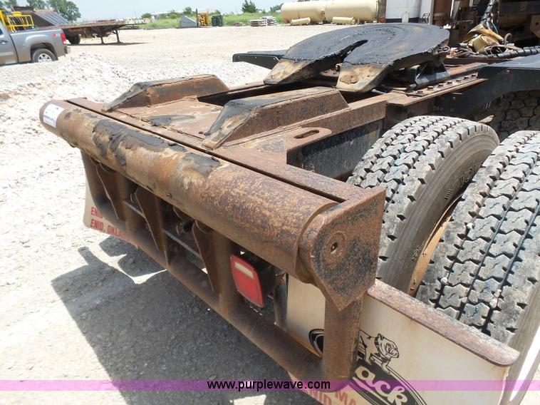 image for item K3170 2005 Mack CV713 semi truck