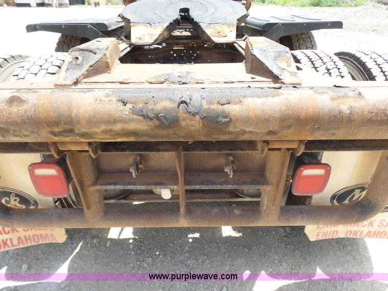 image for item K3170 2005 Mack CV713 semi truck
