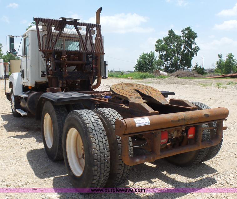 image for item K3171 1991 Mack CH613 semi truck