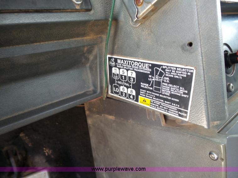 image for item K3171 1991 Mack CH613 semi truck