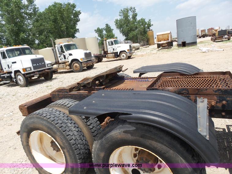 image for item K3171 1991 Mack CH613 semi truck