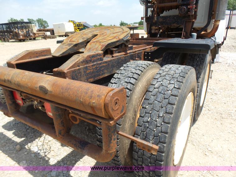 image for item K3171 1991 Mack CH613 semi truck