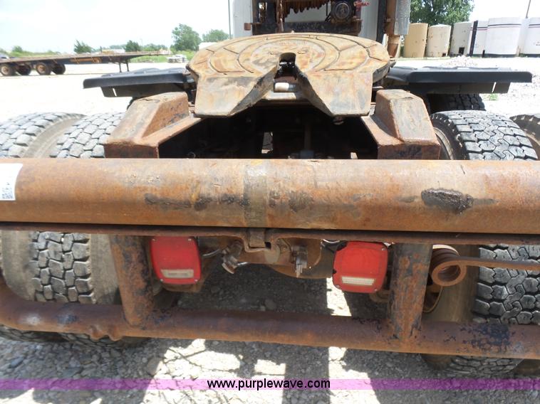 image for item K3171 1991 Mack CH613 semi truck