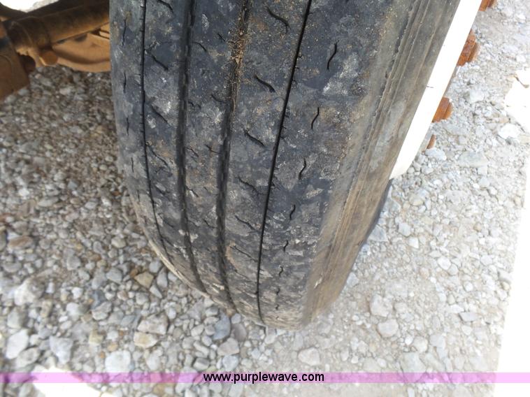 image for item K3171 1991 Mack CH613 semi truck