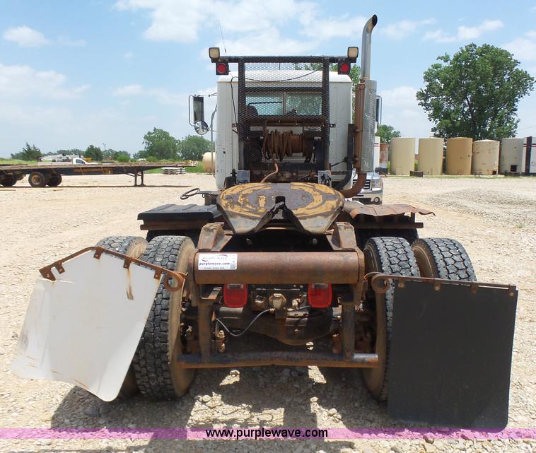 image for item K3172 1990 Mack CH613 semi truck