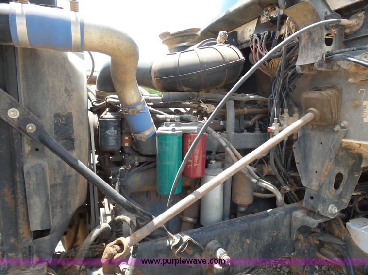 image for item K3172 1990 Mack CH613 semi truck