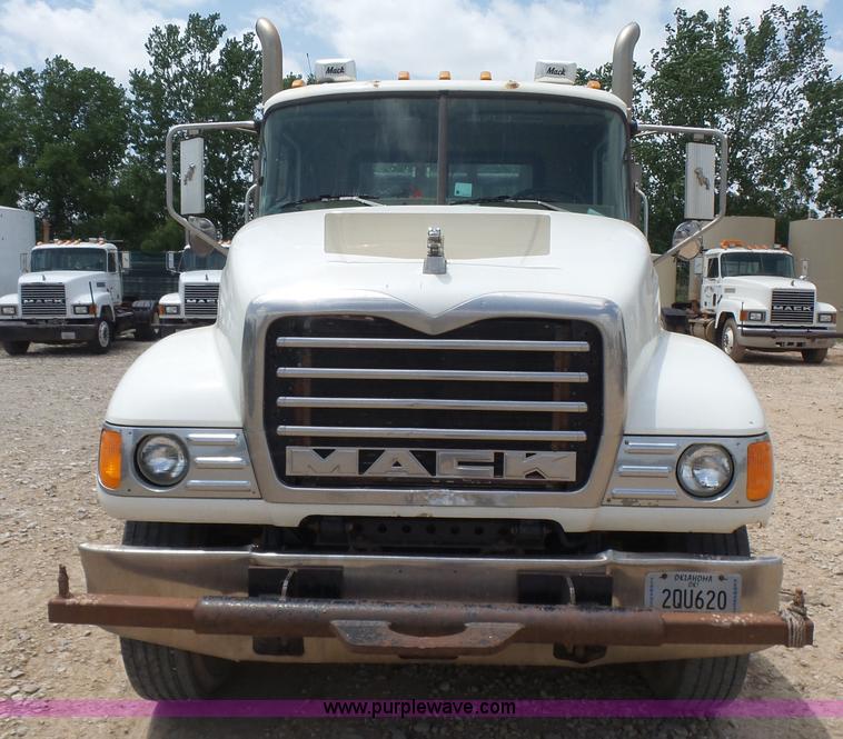 image for item K3173 2004 Mack CV713 Granite truck tractor
