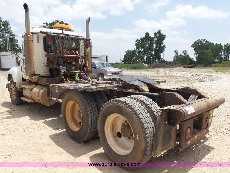 image for item K3173 2004 Mack CV713 Granite truck tractor