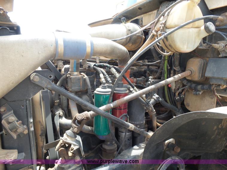 image for item K3173 2004 Mack CV713 Granite truck tractor