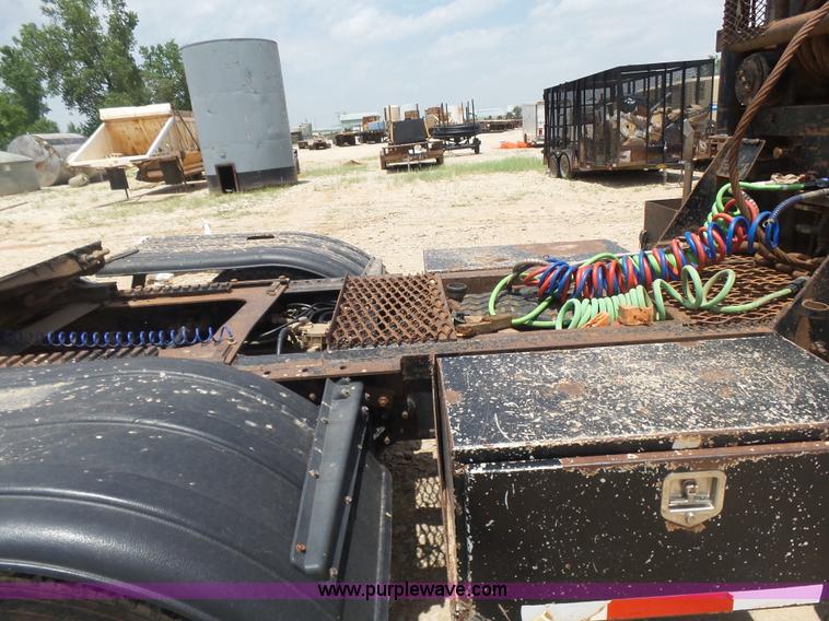 image for item K3173 2004 Mack CV713 Granite truck tractor