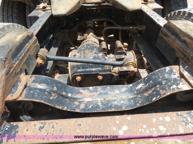 image for item K3173 2004 Mack CV713 Granite truck tractor