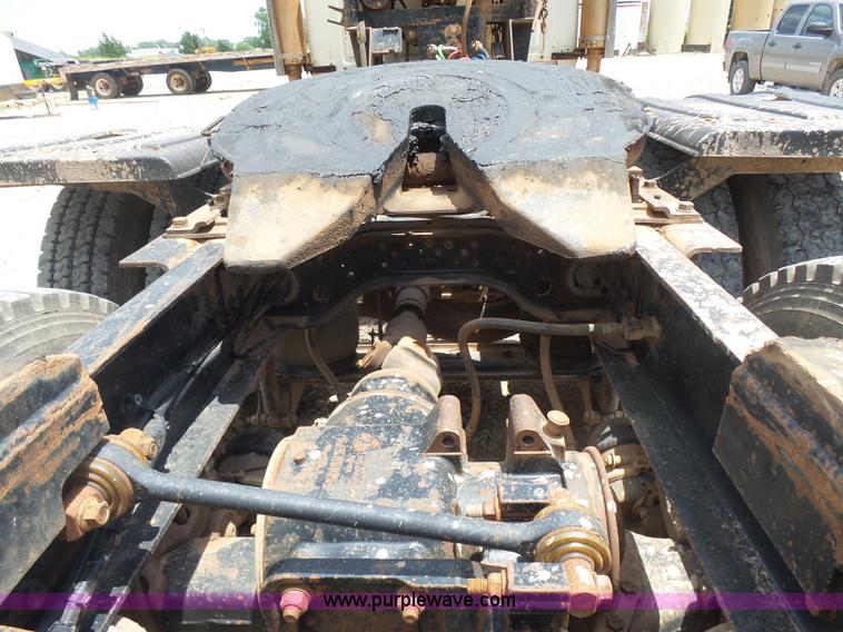 image for item K3173 2004 Mack CV713 Granite truck tractor