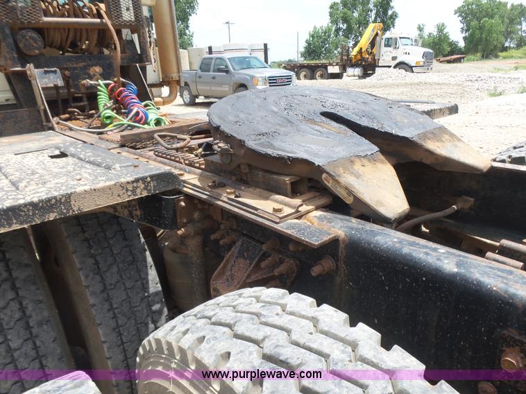 image for item K3173 2004 Mack CV713 Granite truck tractor