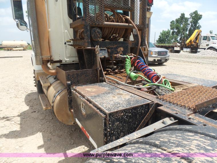 image for item K3173 2004 Mack CV713 Granite truck tractor