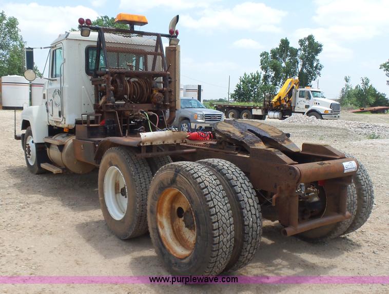 image for item K3174 1994 Mack CH613 semi truck