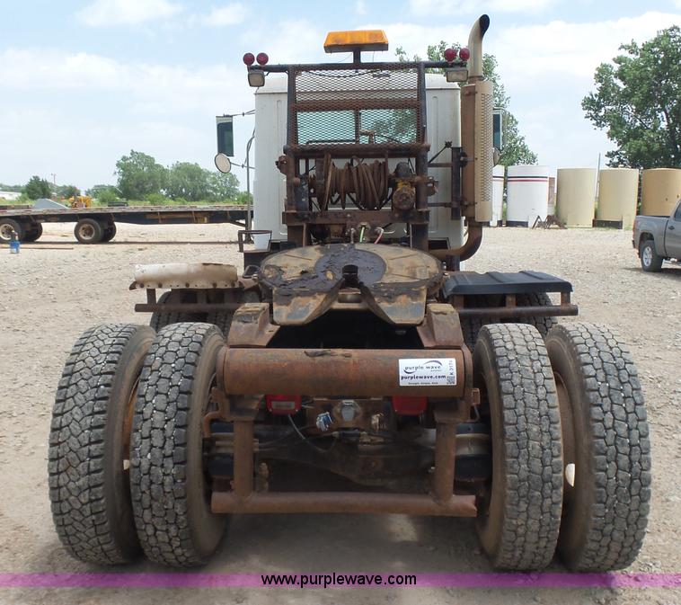 image for item K3174 1994 Mack CH613 semi truck