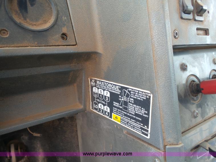 image for item K3174 1994 Mack CH613 semi truck