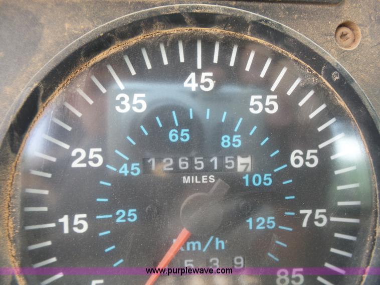 image for item K3174 1994 Mack CH613 semi truck