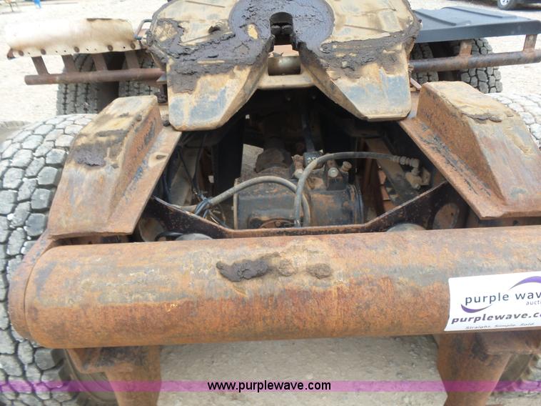 image for item K3174 1994 Mack CH613 semi truck