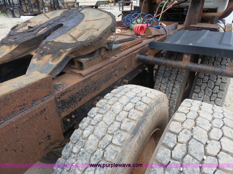 image for item K3174 1994 Mack CH613 semi truck