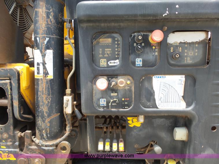 image for item K3175 2005 Sterling flatbed truck with knuckle boom