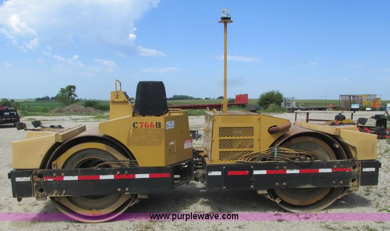 image for item K4071 Hypac C766B double drum vibratory roller