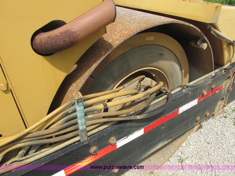 image for item K4071 Hypac C766B double drum vibratory roller