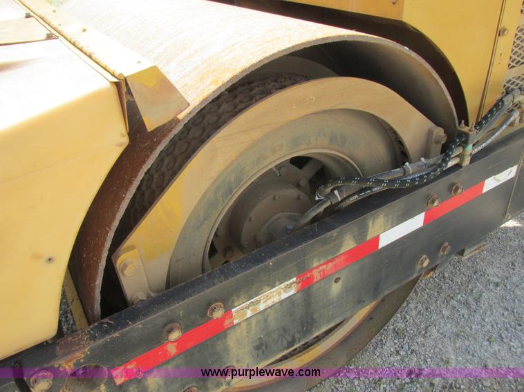 image for item K4071 Hypac C766B double drum vibratory roller