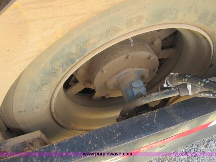 image for item K4071 Hypac C766B double drum vibratory roller