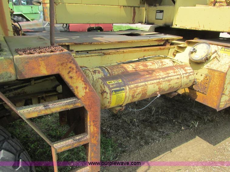 image for item K4101 Gradall G3WD rubber tired excavator