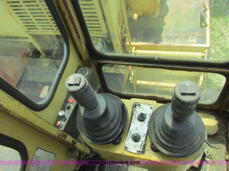 image for item K4101 Gradall G3WD rubber tired excavator