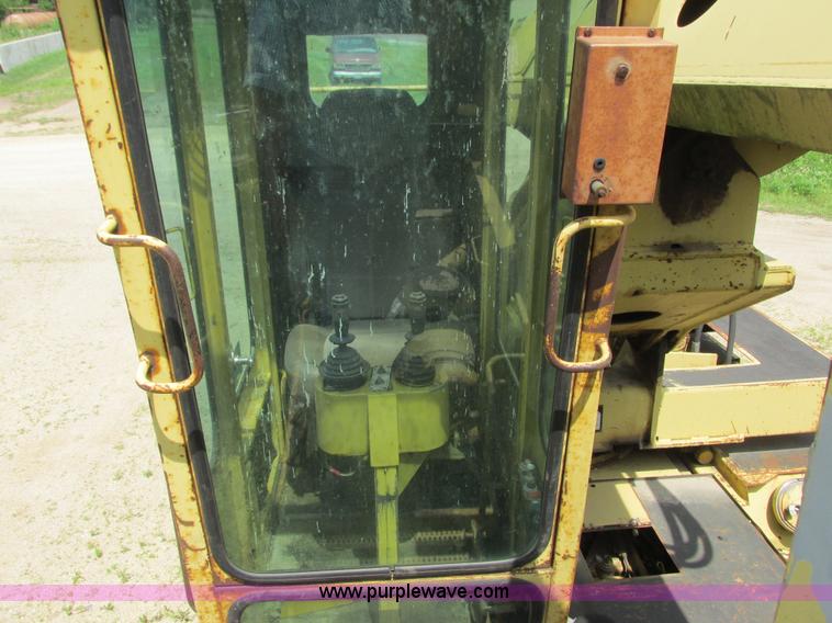 image for item K4101 Gradall G3WD rubber tired excavator