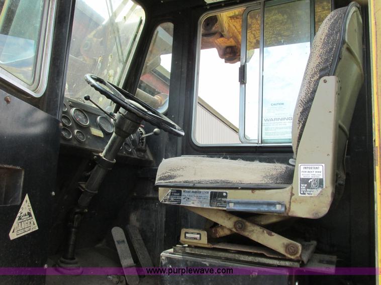 image for item K4101 Gradall G3WD rubber tired excavator