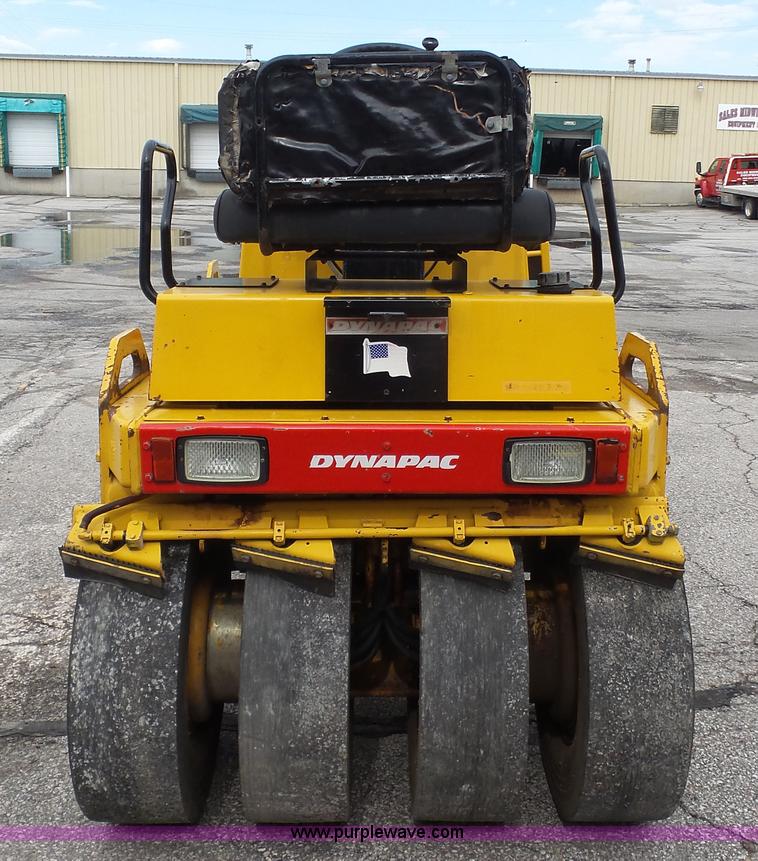 image for item K4594 Dynapac CC142C II pneumatic drum roller