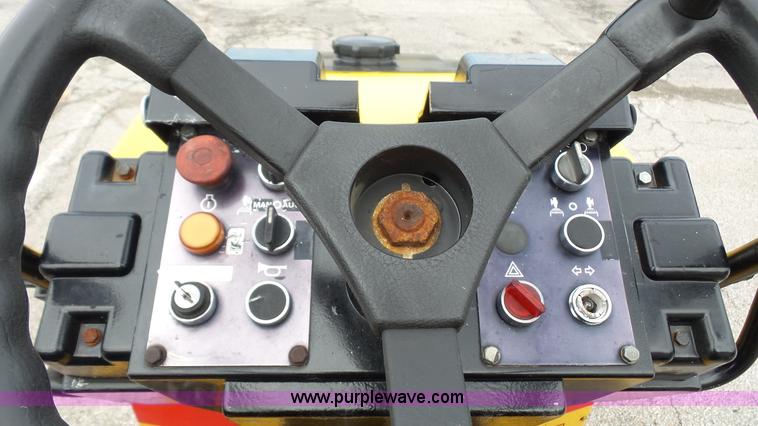 image for item K4594 Dynapac CC142C II pneumatic drum roller